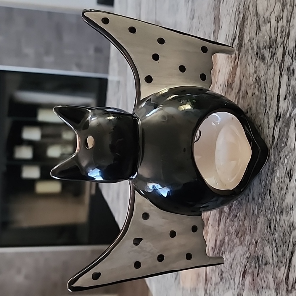 Bat Halloween Tea Light Candle Holder, Free Candles! - Picture 4 of 13
